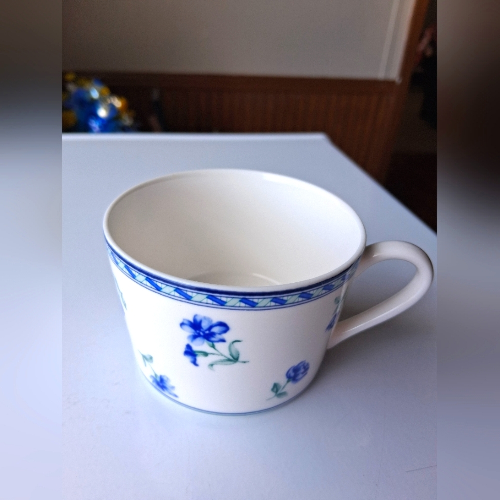 Mikasa, Ultima+, vintage mug in "Blue Medley"